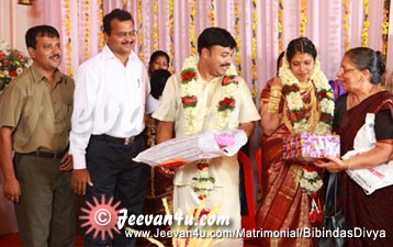Bipindas Divya Wedding Gift Photos